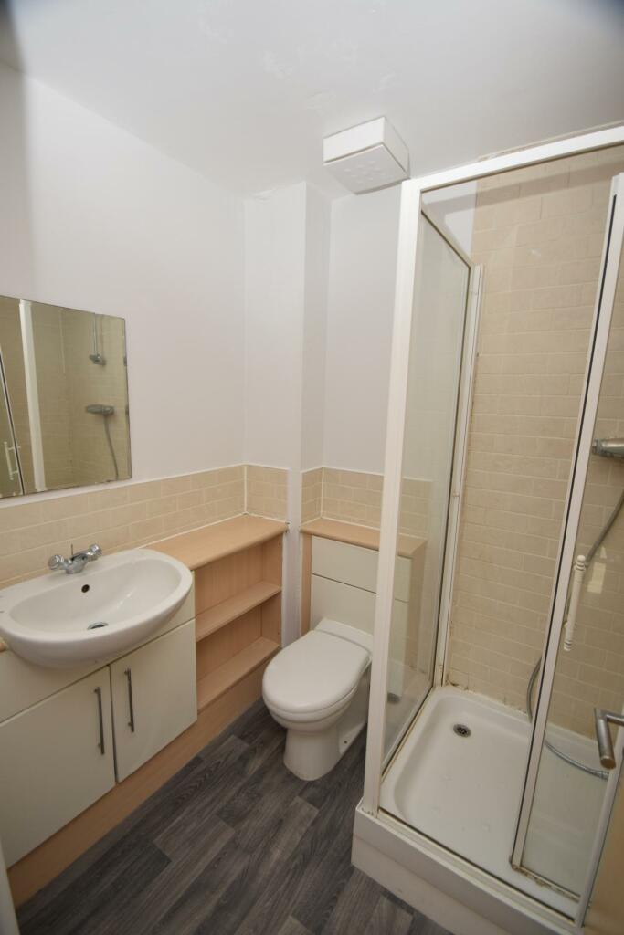 Master En Suite Bathroom