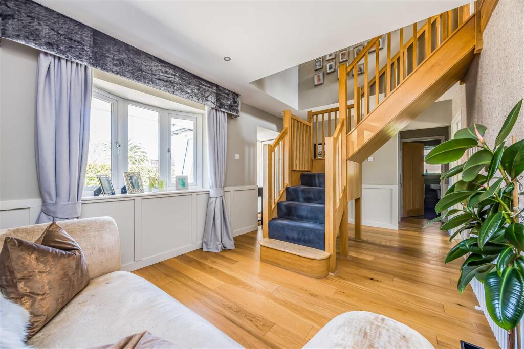 15 Sinah Lane, Hayling Island-Small-PorticoMarketi