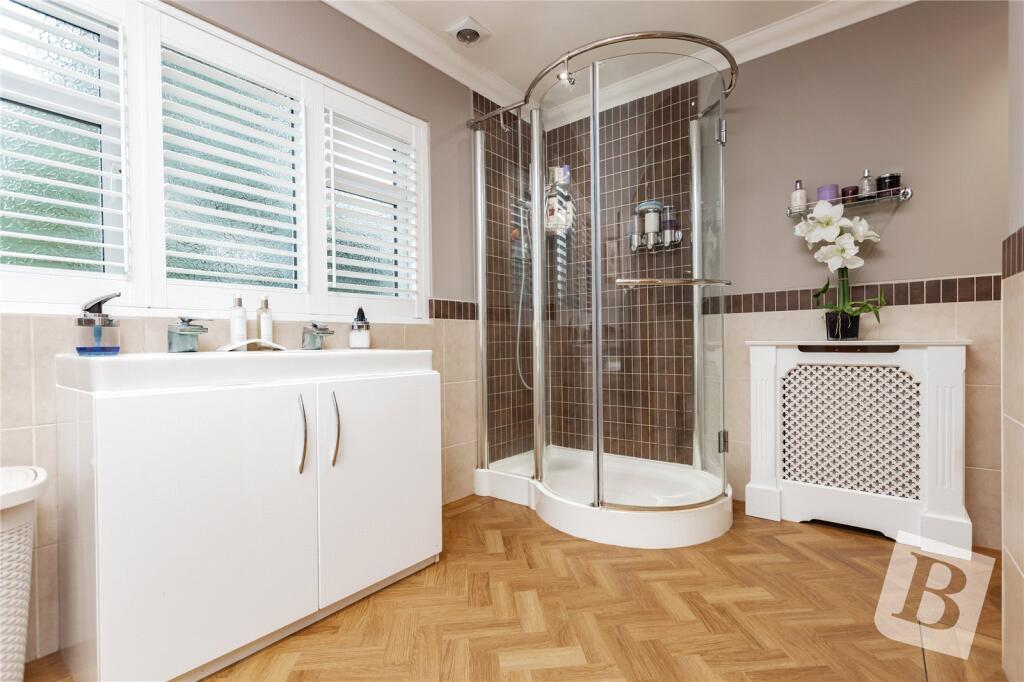 Master En-Suite