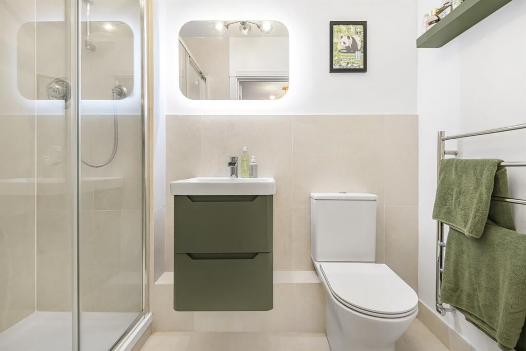 En Suite Shower Room