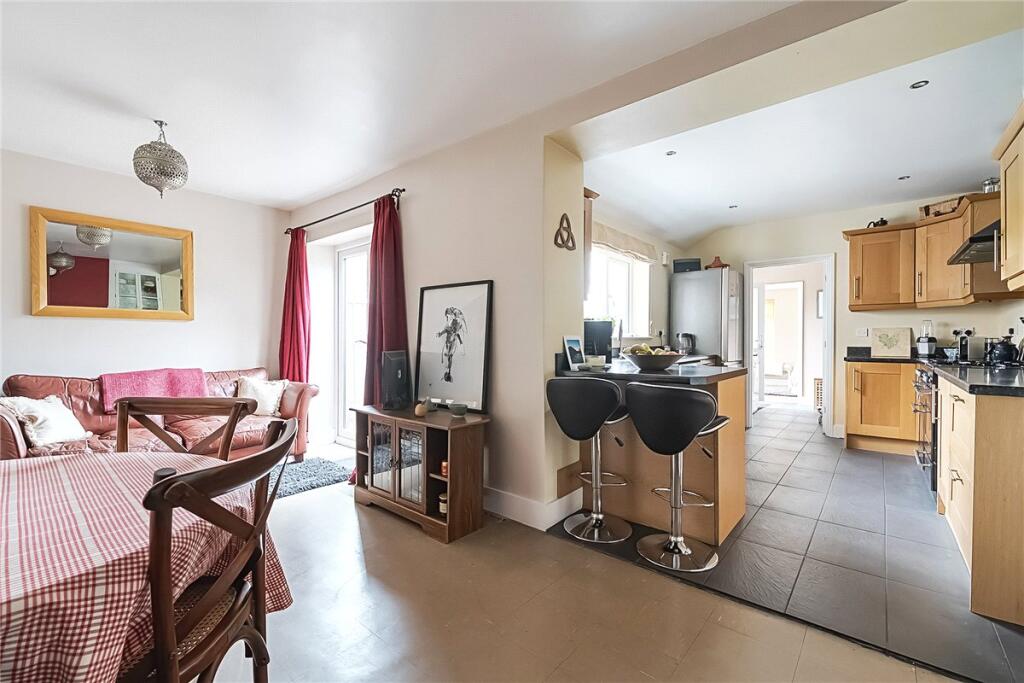 Dining/Kitchen