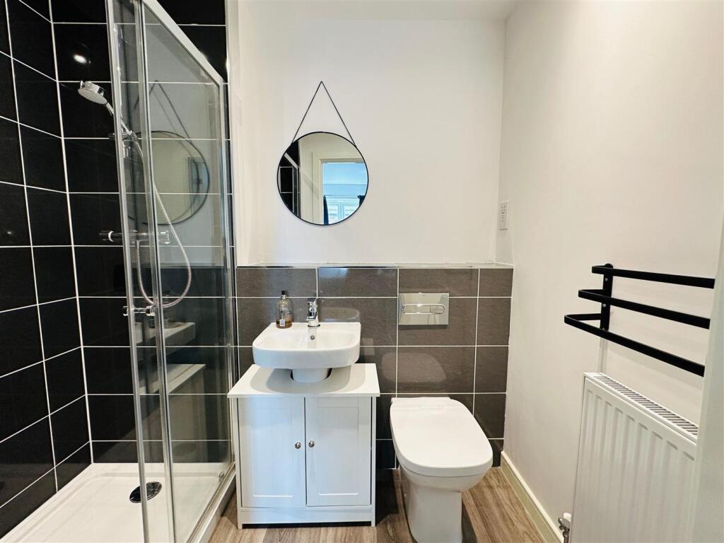 Bedroom Two En-Suite