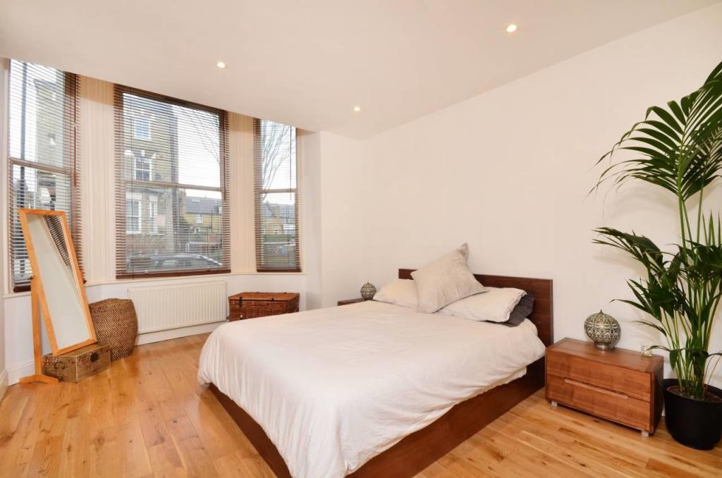 Bedroom 1.jpg