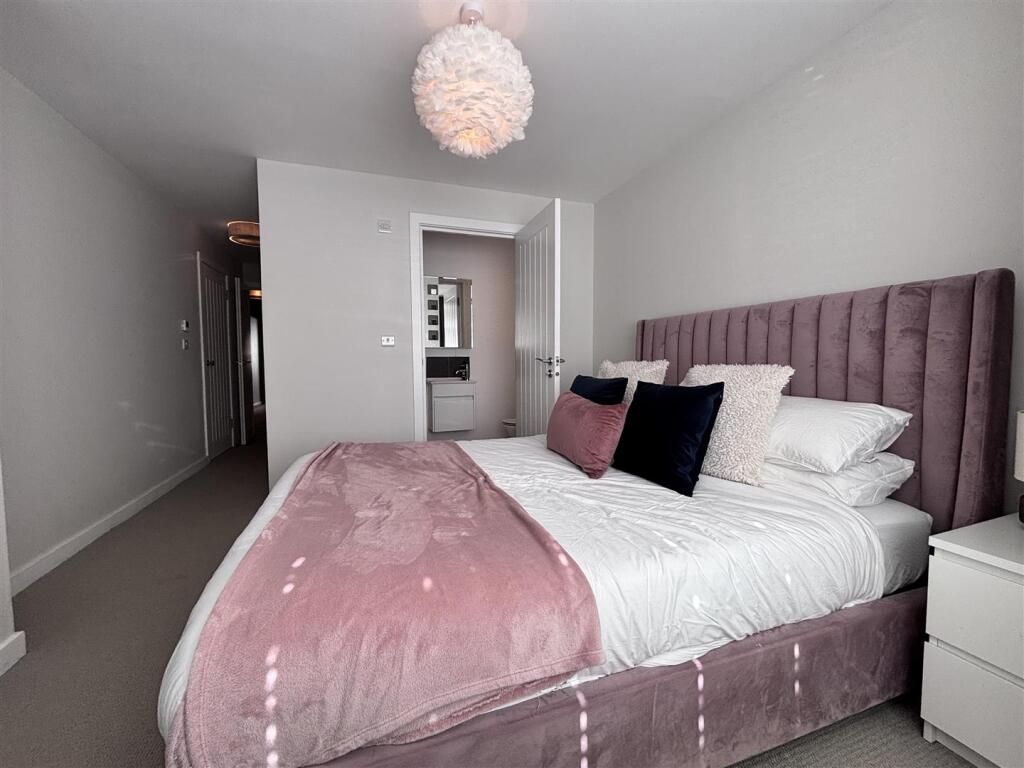 Bedroom.jpg