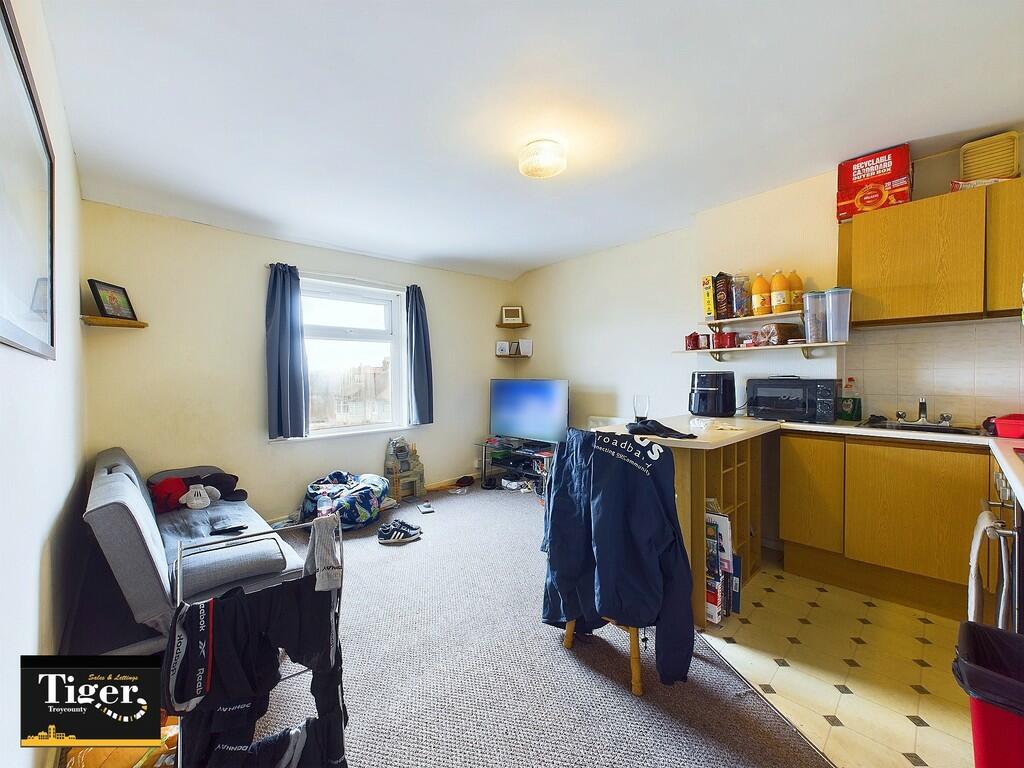 CAM03440G0-PR0195...