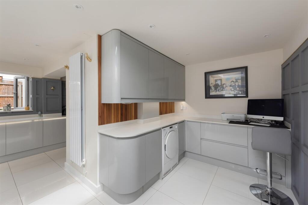 Halford Close, Broomfield, Herne Ba