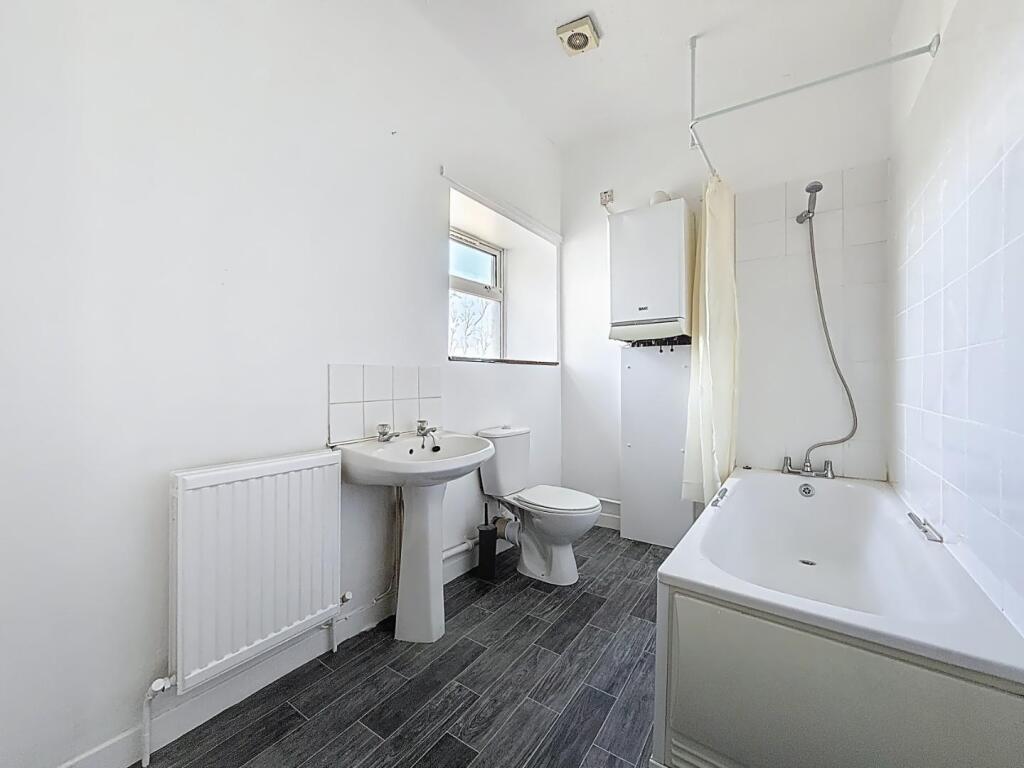 Flat 3 - Bathroom