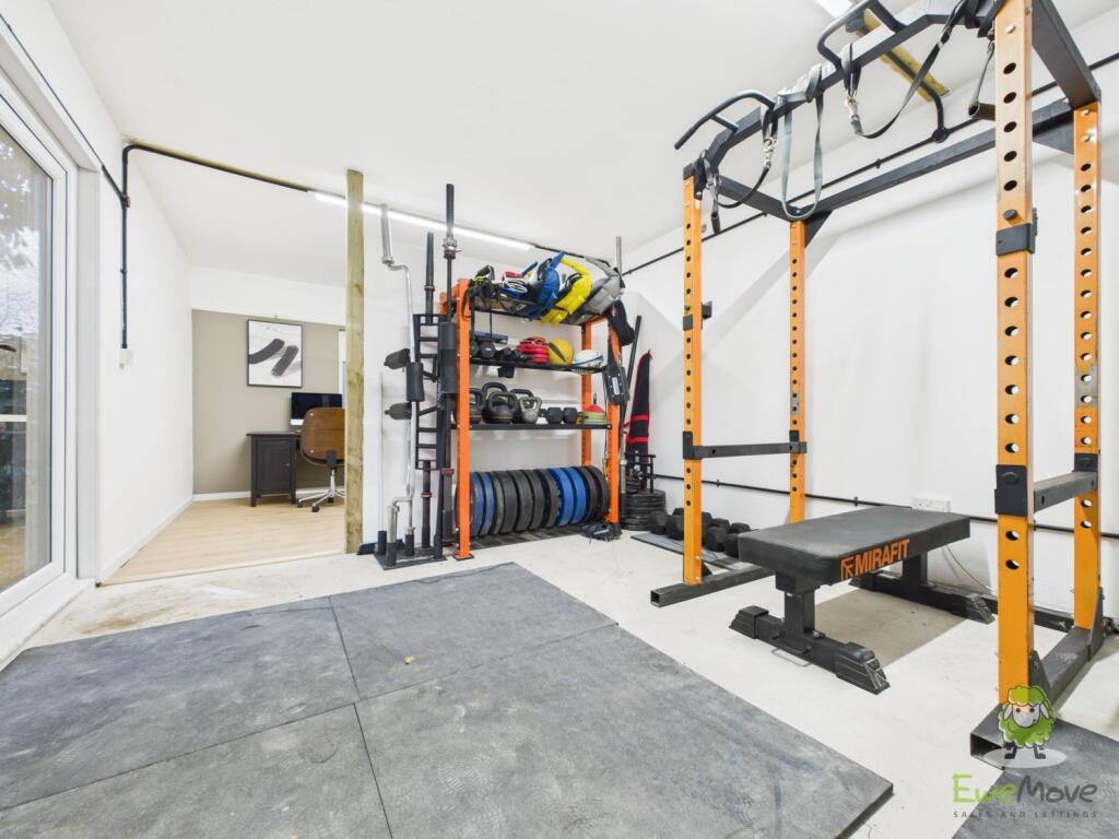 CAM01543G0-PR0166-STILL082