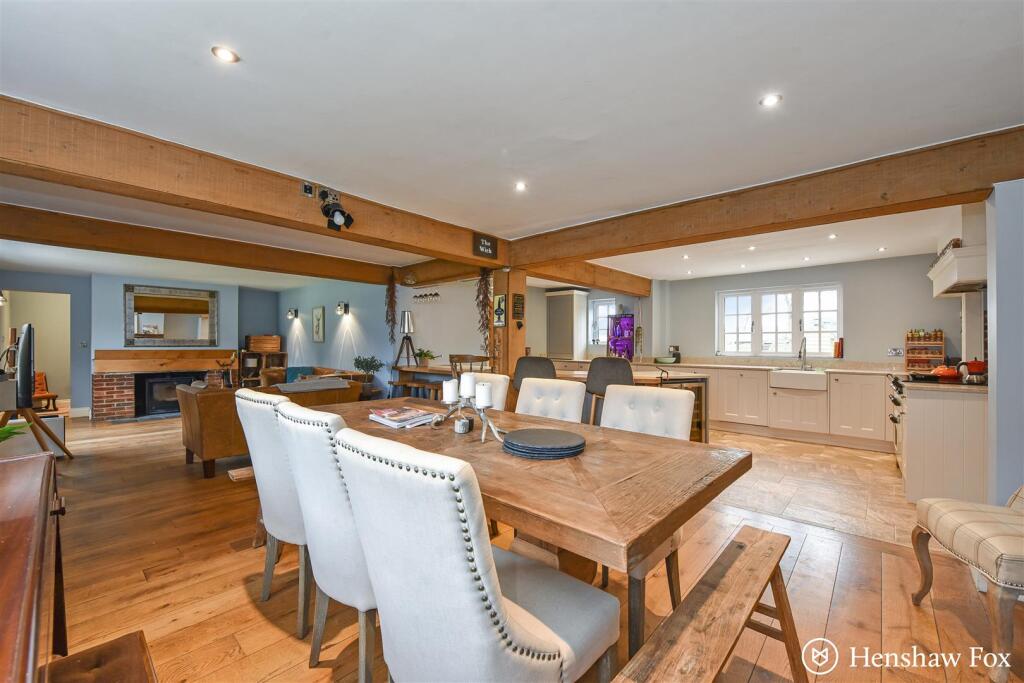 Ph19_5801356 - Copy.jpg