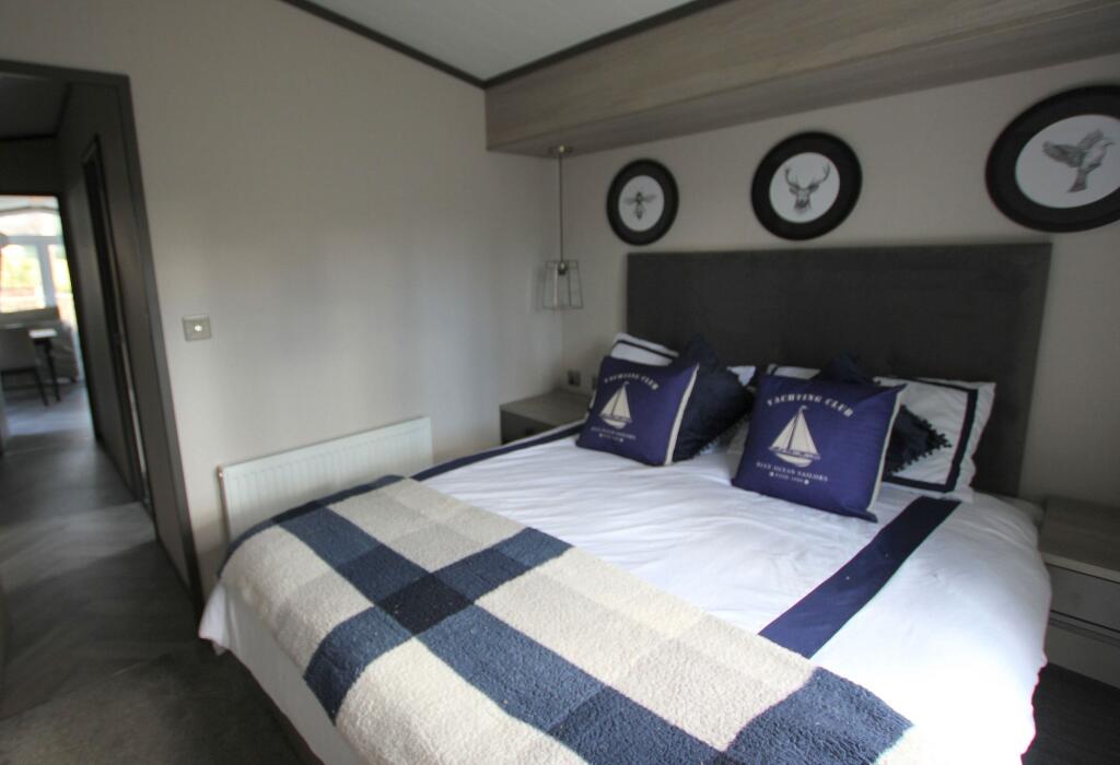 Ensuit bedroom
