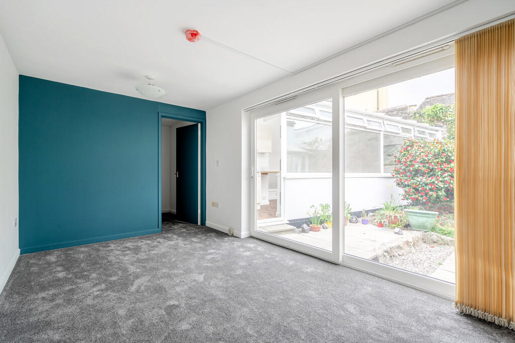 Family Room/Bedro...