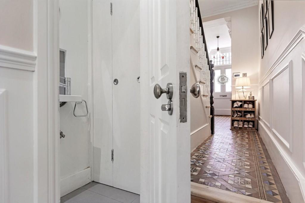 Hallway.jpg
