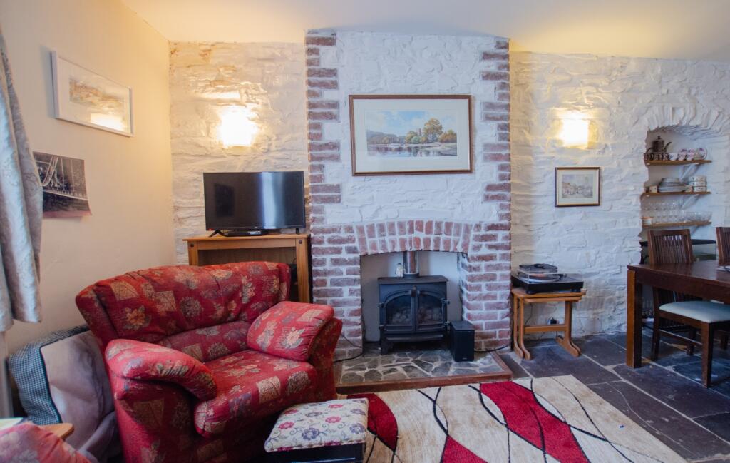 To Book A Viewing Call TPS Lostwithiel on 01208 87