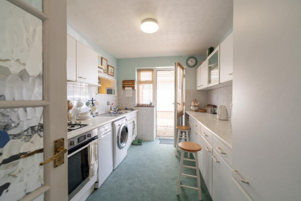 20240501051715 - 75R05509-HDR - 9 Rosemary Avenue,