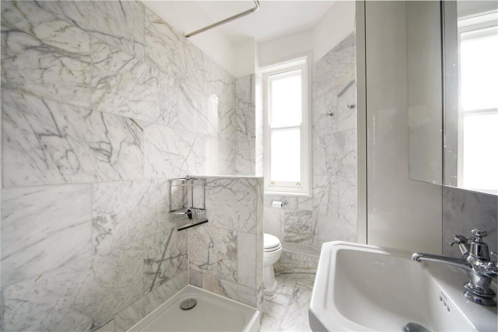 Family bathroom with