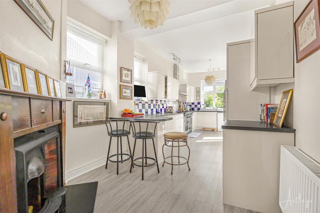 Kitchen/Breakfast Room
