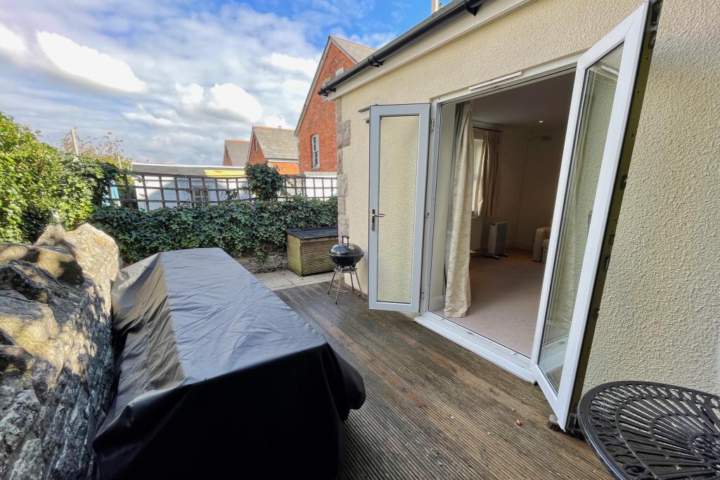 Decking/ Rear Garden