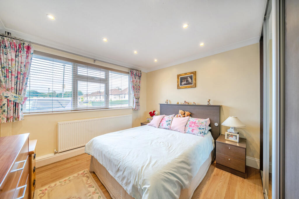 1330420-7-688904d...