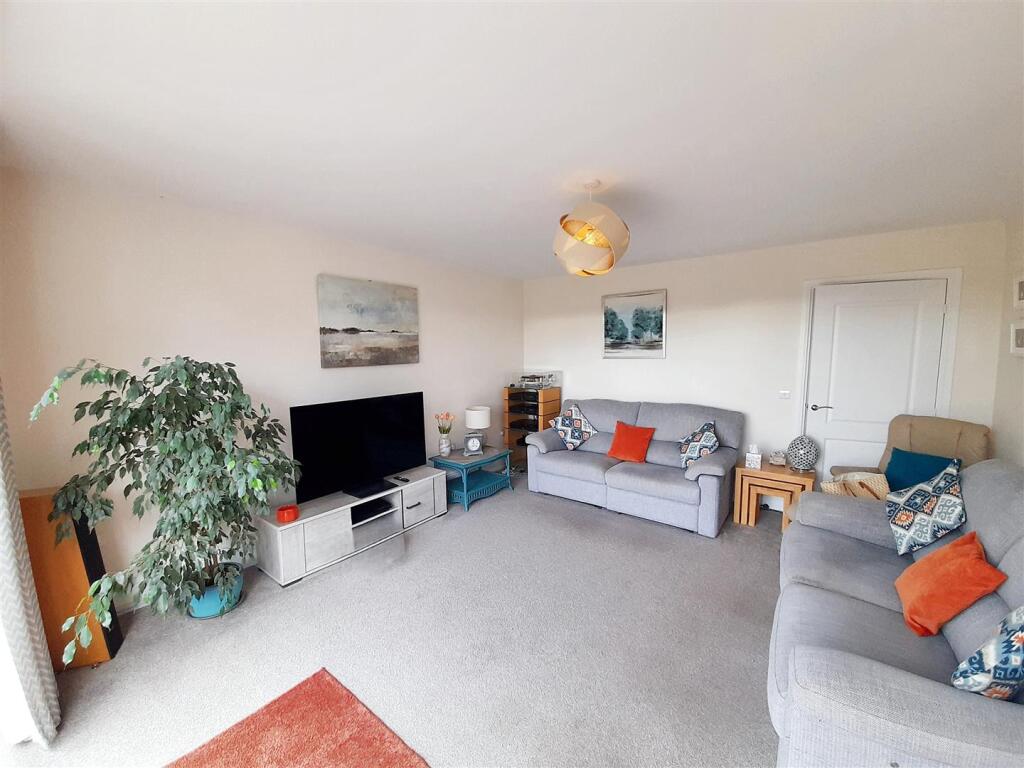 Living room 2 new.jpg