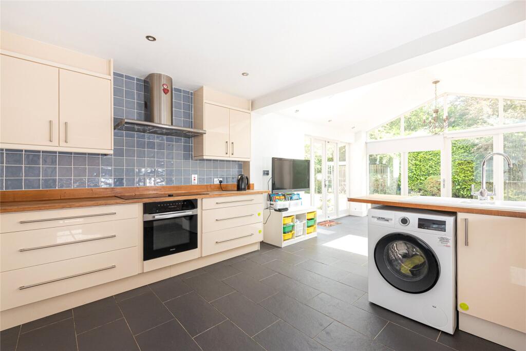 Kitchen/Dining Rm