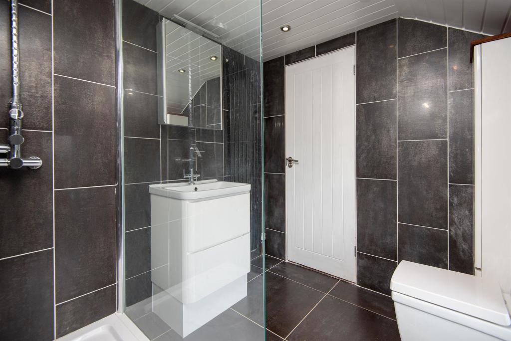 Lane Cottage En Suite.jpg