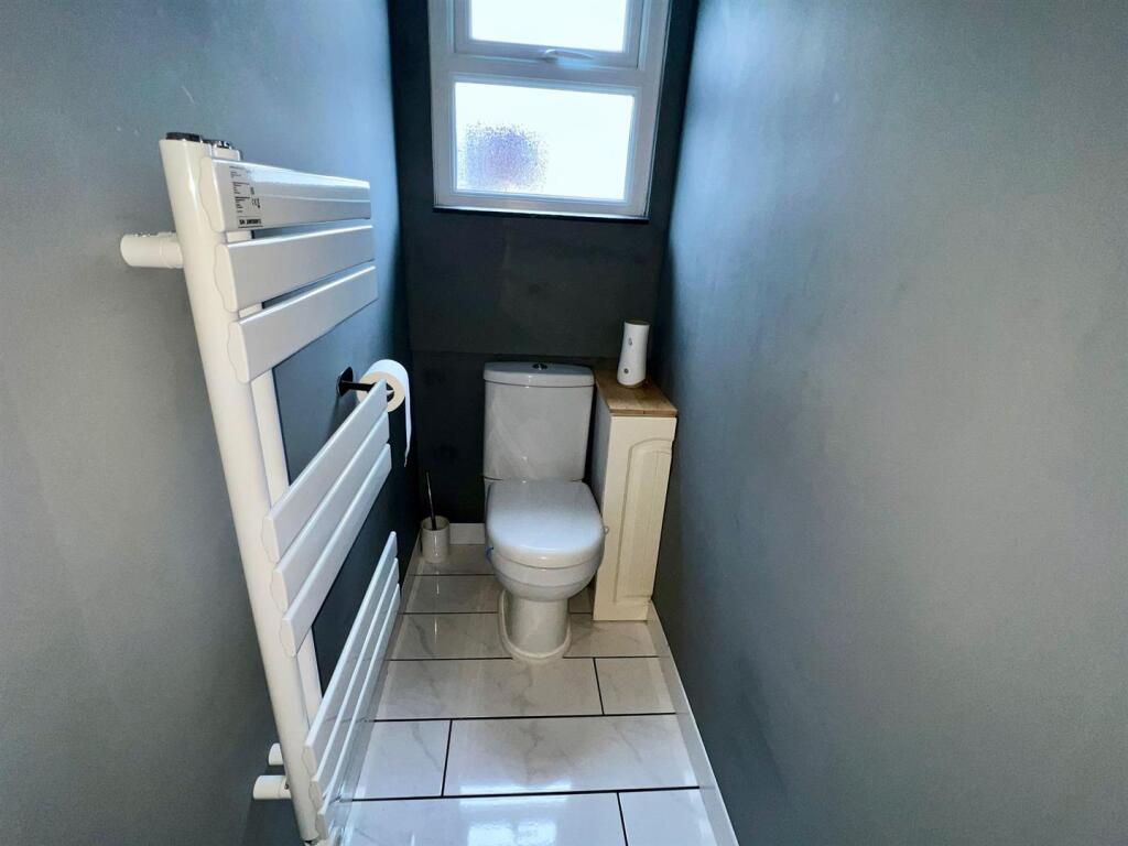DOWNSTAIRS WC.jpg