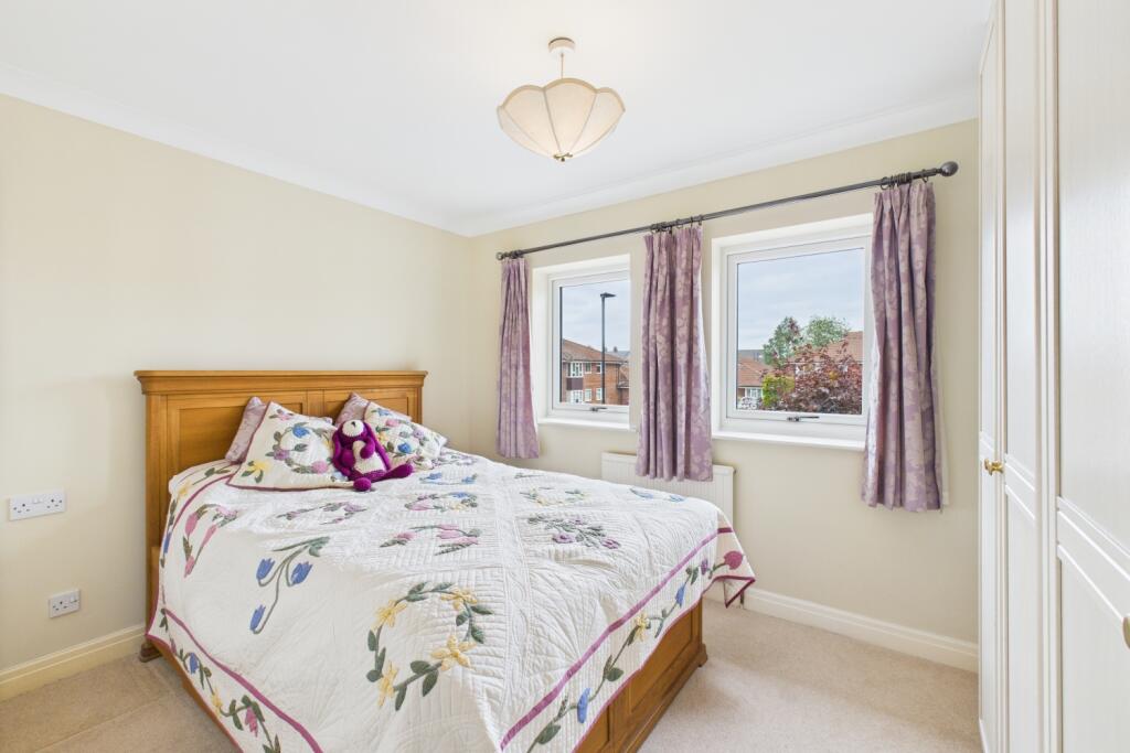 CAM03162G0-PR0312-STILL030