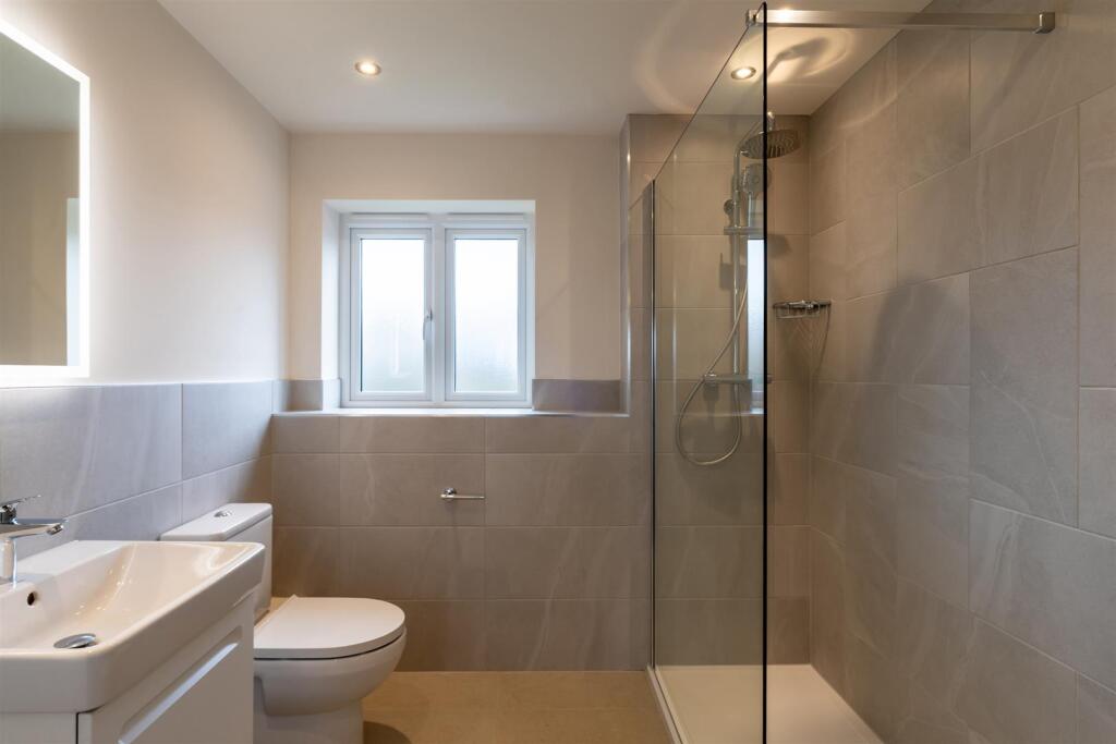 Master En-Suite Shower Room