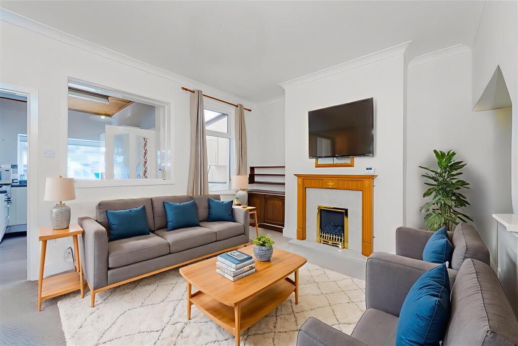 1 - Living Room - Modern - 3.jpg