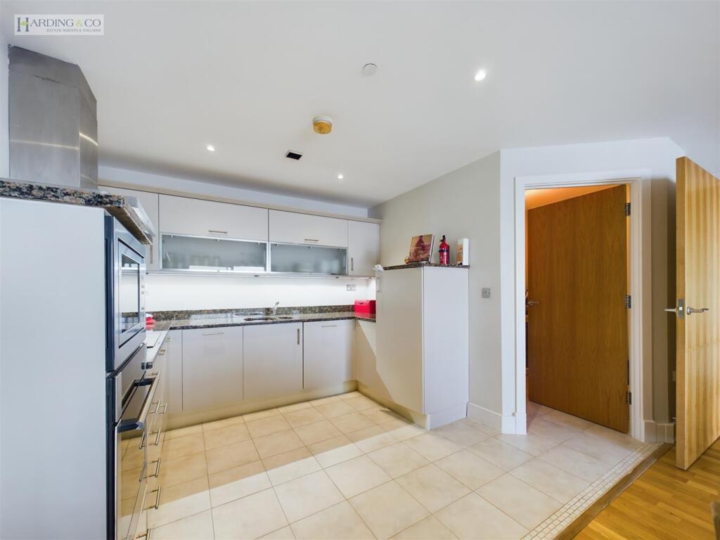 Kitchen ii.jpg