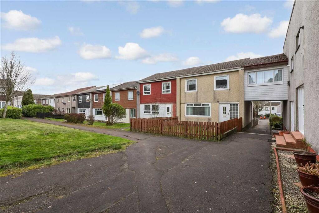 Communal Front Green