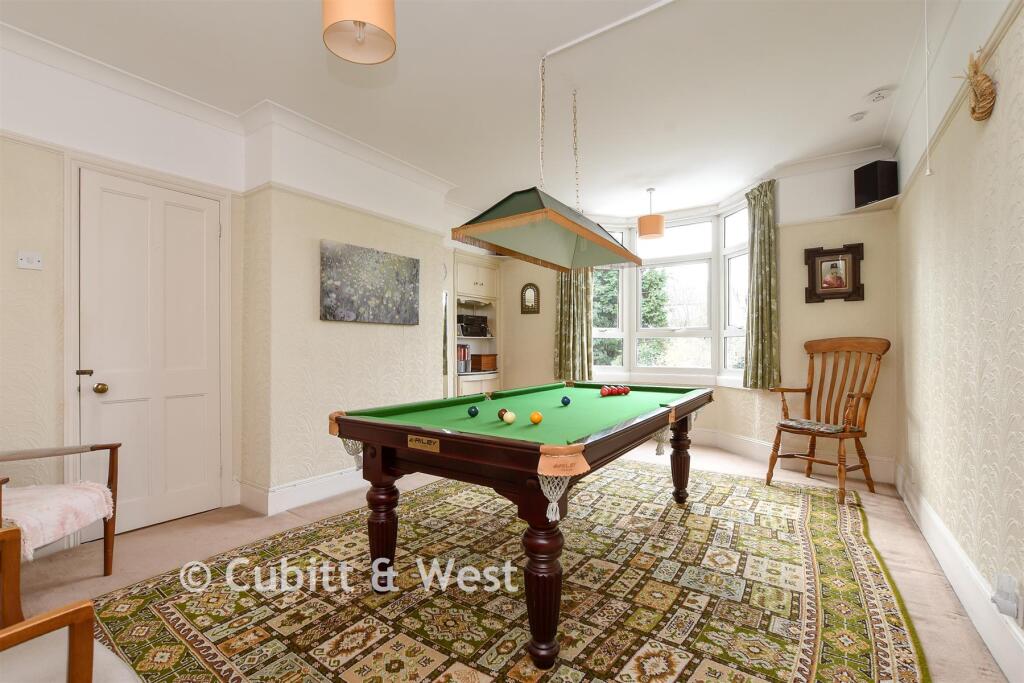 Games Room / Bedroom 2