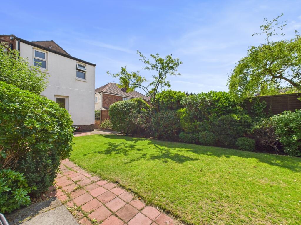 CAM02386G0-PR0133-STILL025