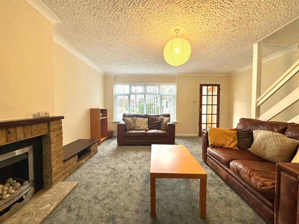 Lounge 2.jpeg