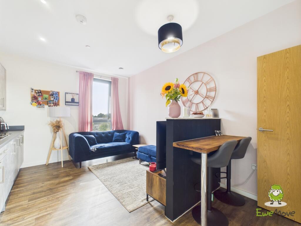 CAM03778G0-PR0266-STILL010