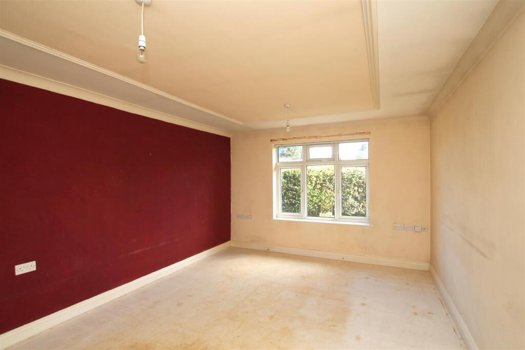 Living Room.JPG