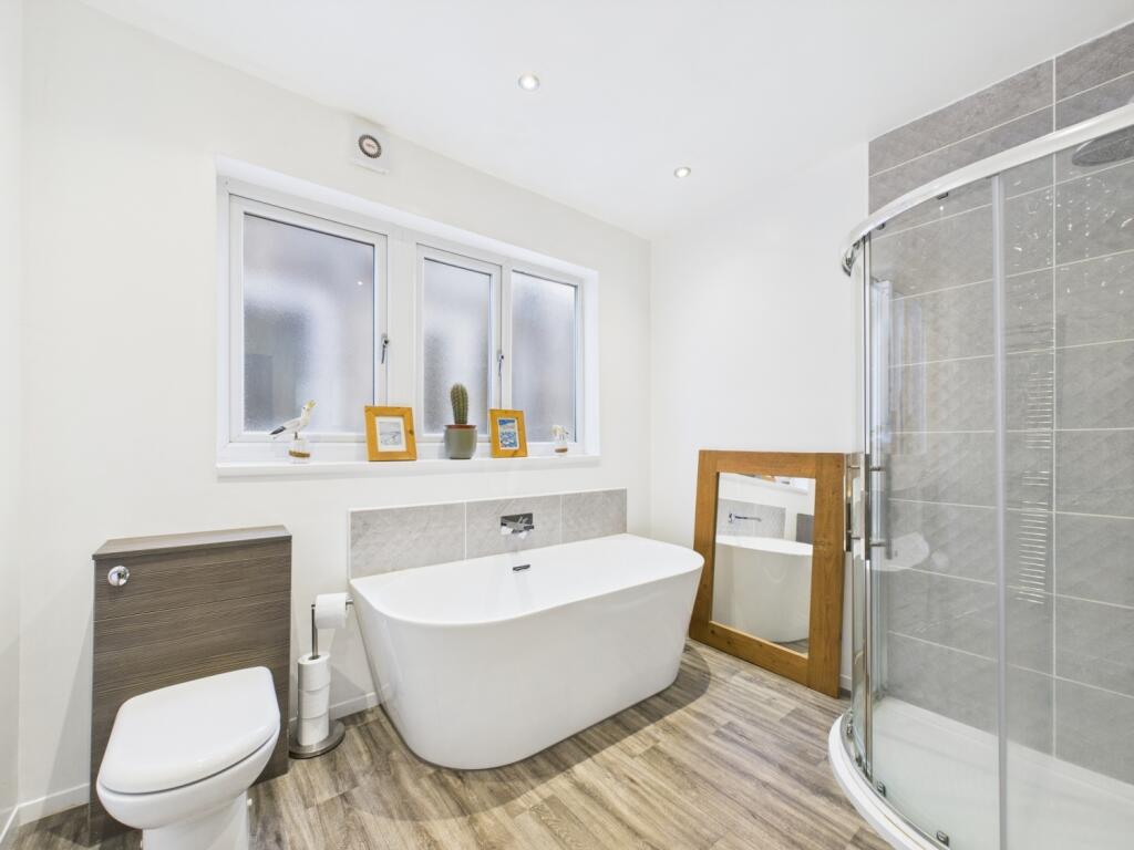 CAM02386G0-PR0117-STILL014