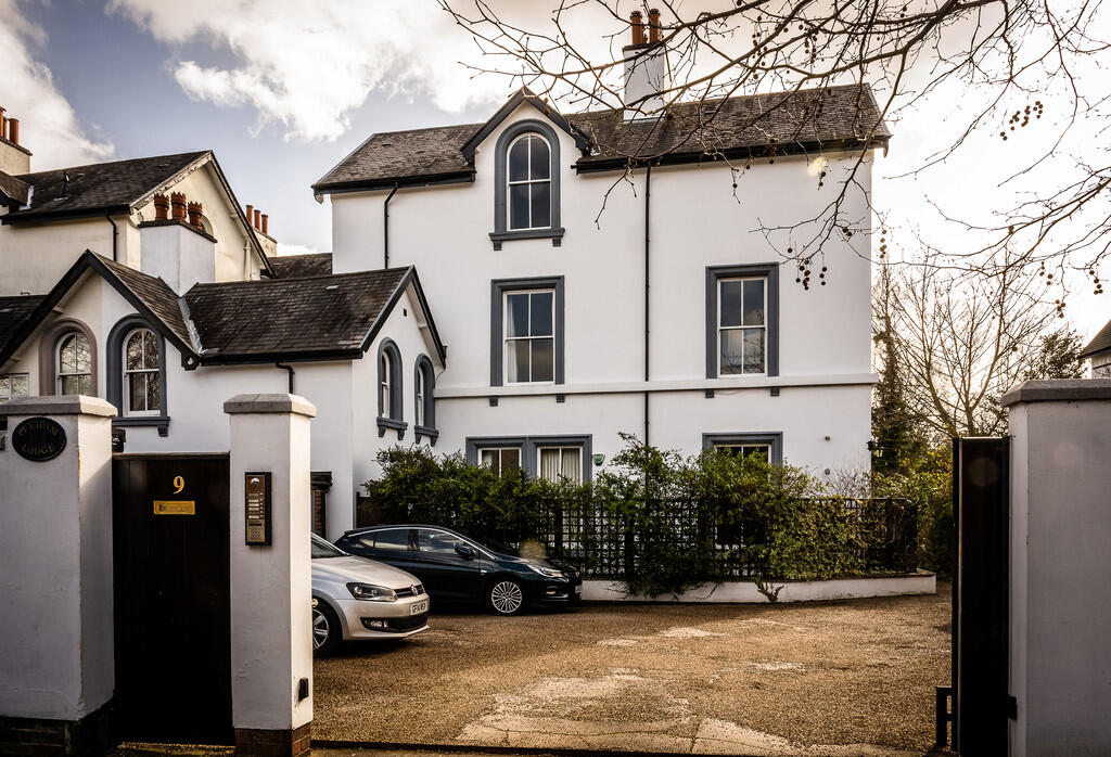 6 Pelham Lodge 00...