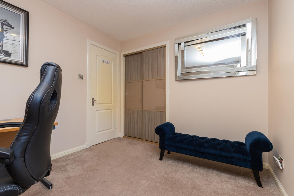 1 deanston park, barrhead L-33