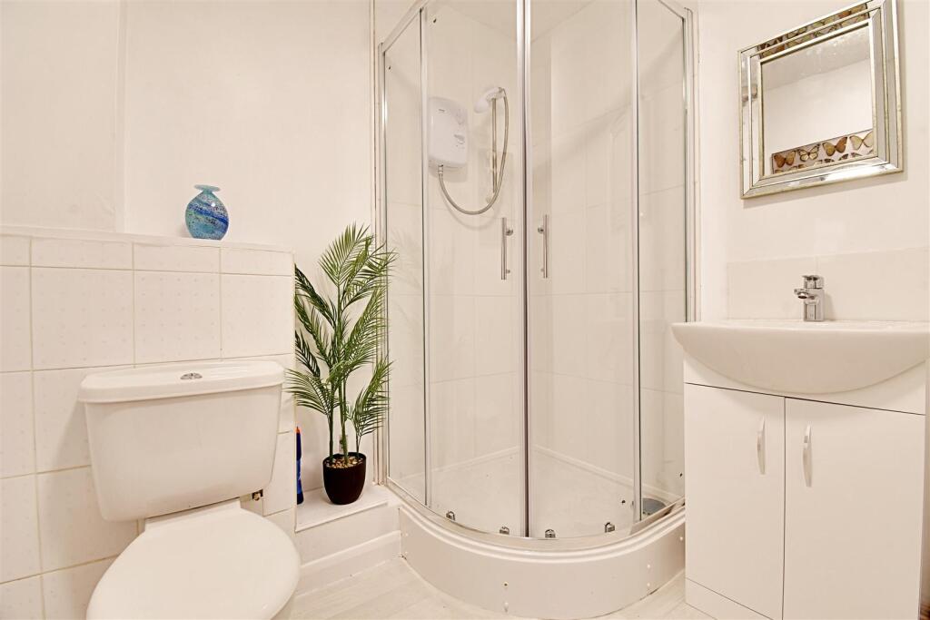 Shower Room 1.jpg