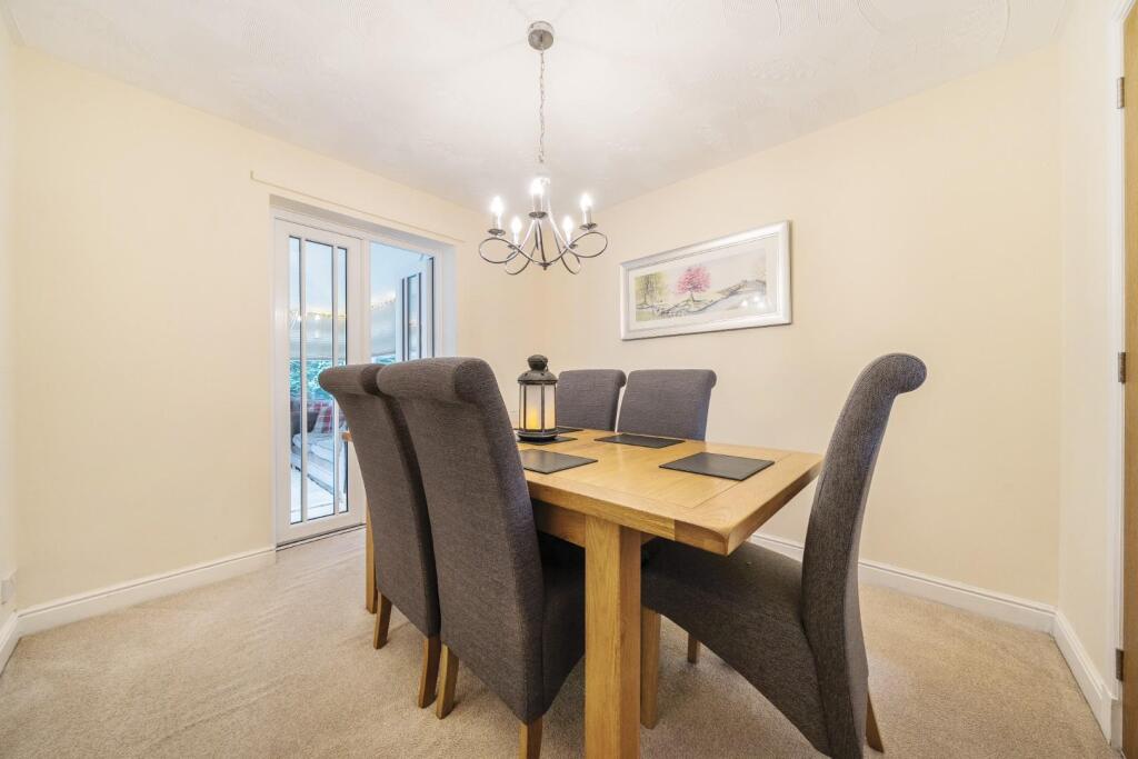 Dining Room to Conservatory.jpg