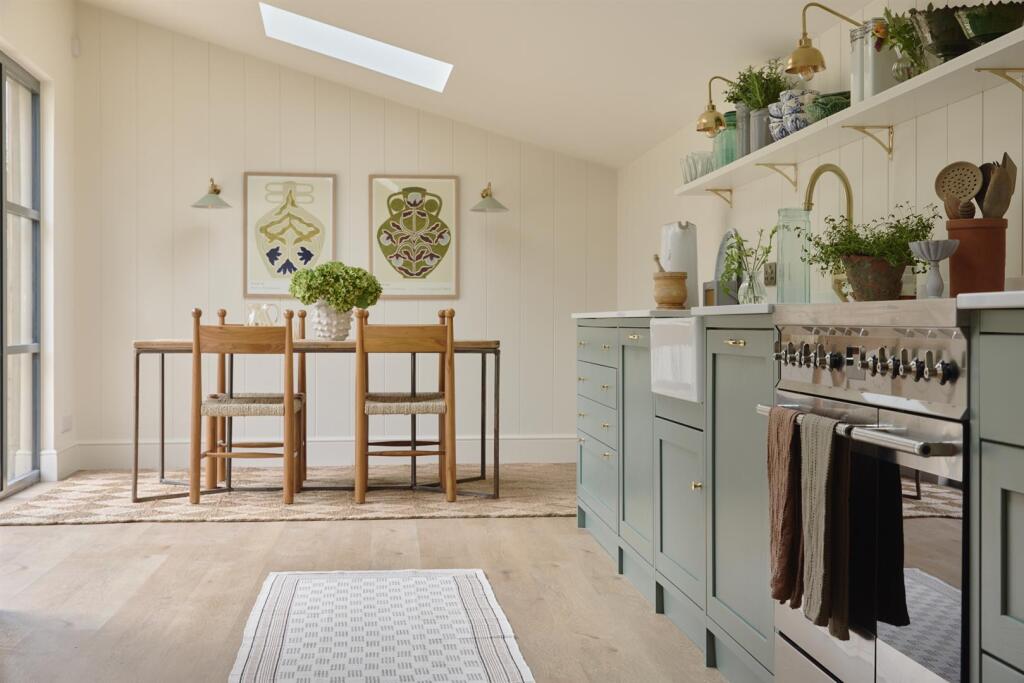 Kitchen 11.jpg