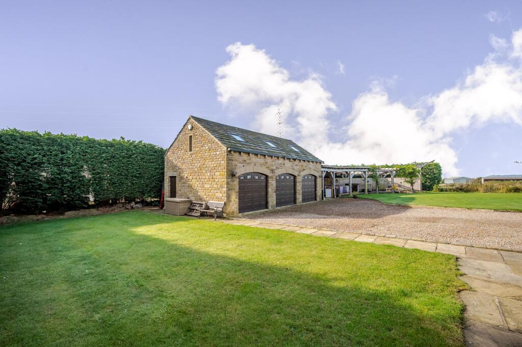 GARAGE BLOCK