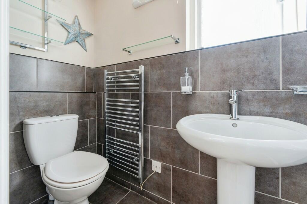 Ensuite for Bedro...