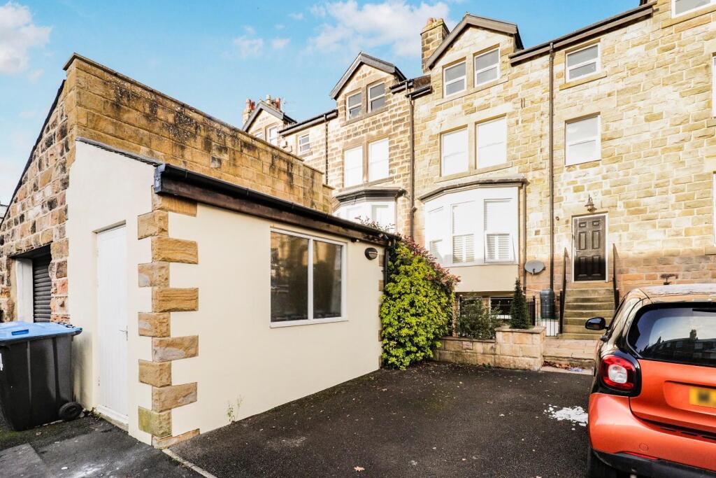 Harlow Moor Drive, Harrogate