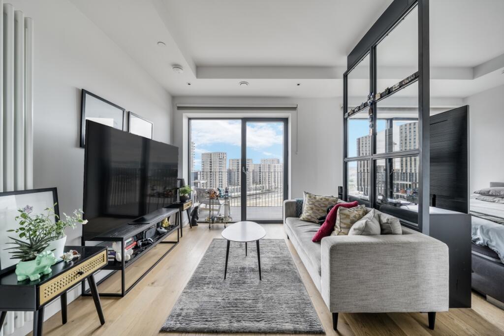 1333376-7-6890d24...