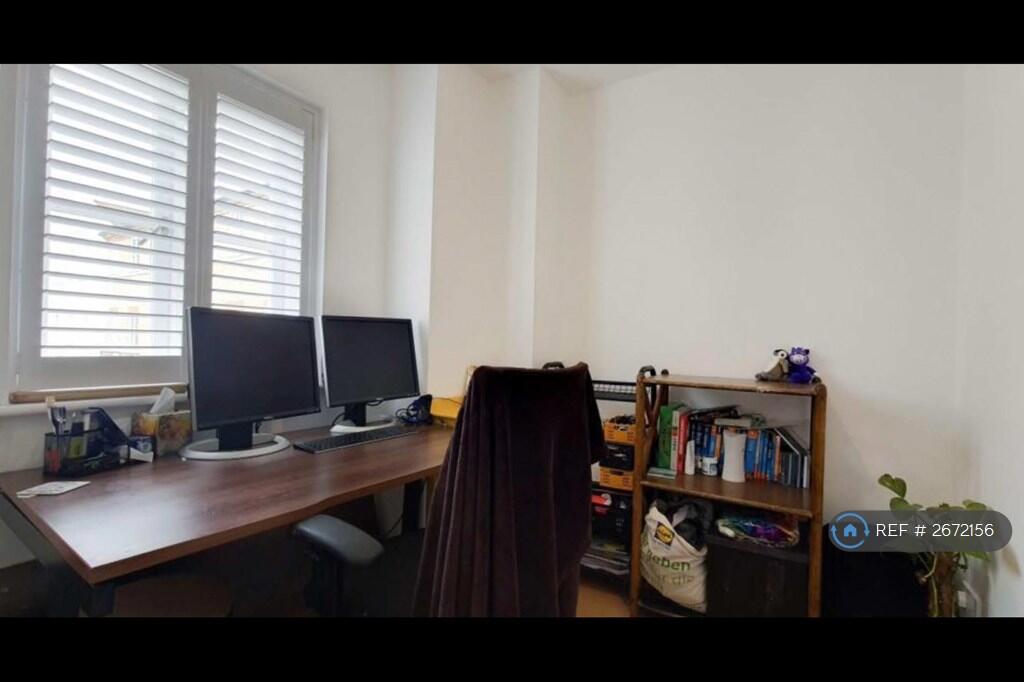 Study (Could Be Small Bedroom)