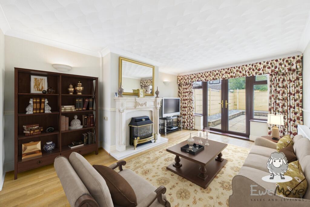 CAM05128G0-PR0019-STILL015-2