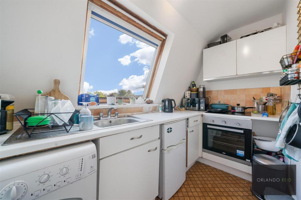 Flat 4, 146 Landor Road SW9 9JA-2.jpg