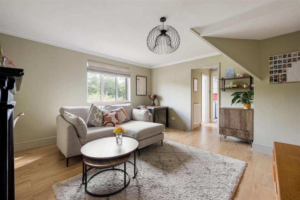 Conifers Lodge, IG8